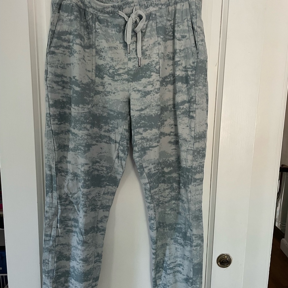 Athleta Blue Camouflage Jogger Pants
